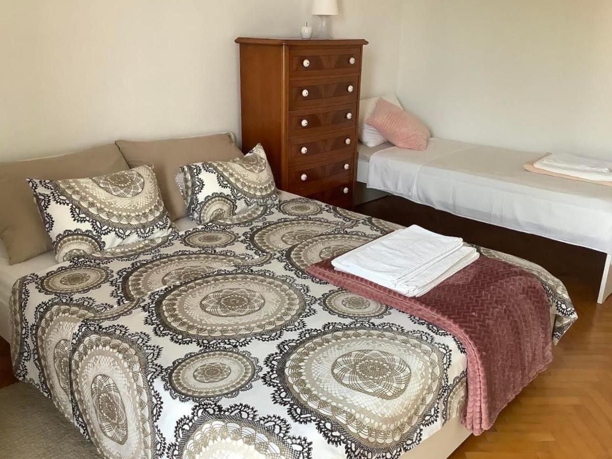 Rooms 22 - Beachfront Primošten Eksteriør bilde