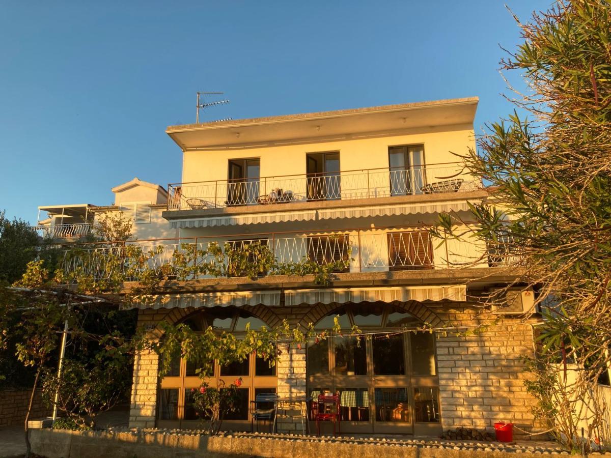 Rooms 22 - Beachfront Primošten Eksteriør bilde