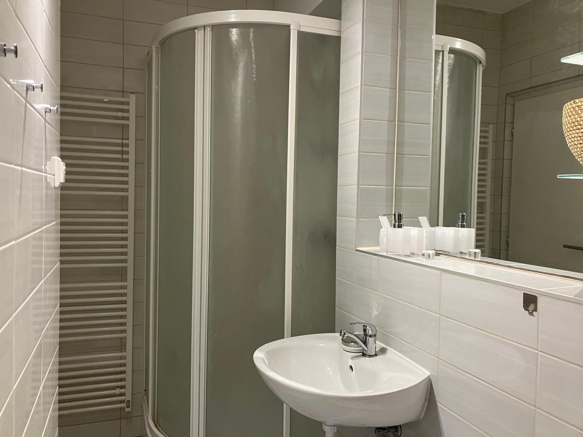 Rooms 22 - Beachfront Primošten Eksteriør bilde